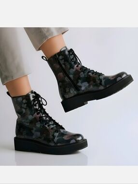 Kendall & Kylie Floral Combat Boots Size 6.5 NWT